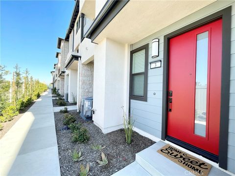Photo of 2961 W Lincoln Ave Unit 3, Anaheim, CA 92801 (MLS # TR25247374) Photo of 2961 W Lincoln Ave Unit 3, Anaheim, CA 92801 (MLS # TR25247374)