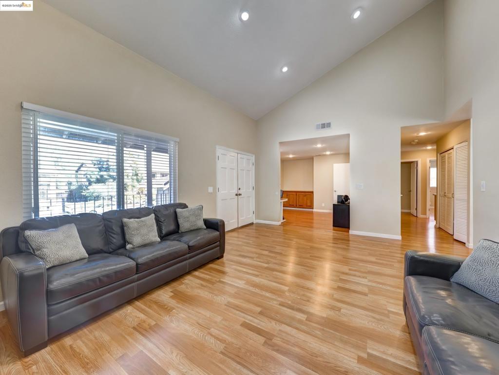 1208 Pinecrest Dr