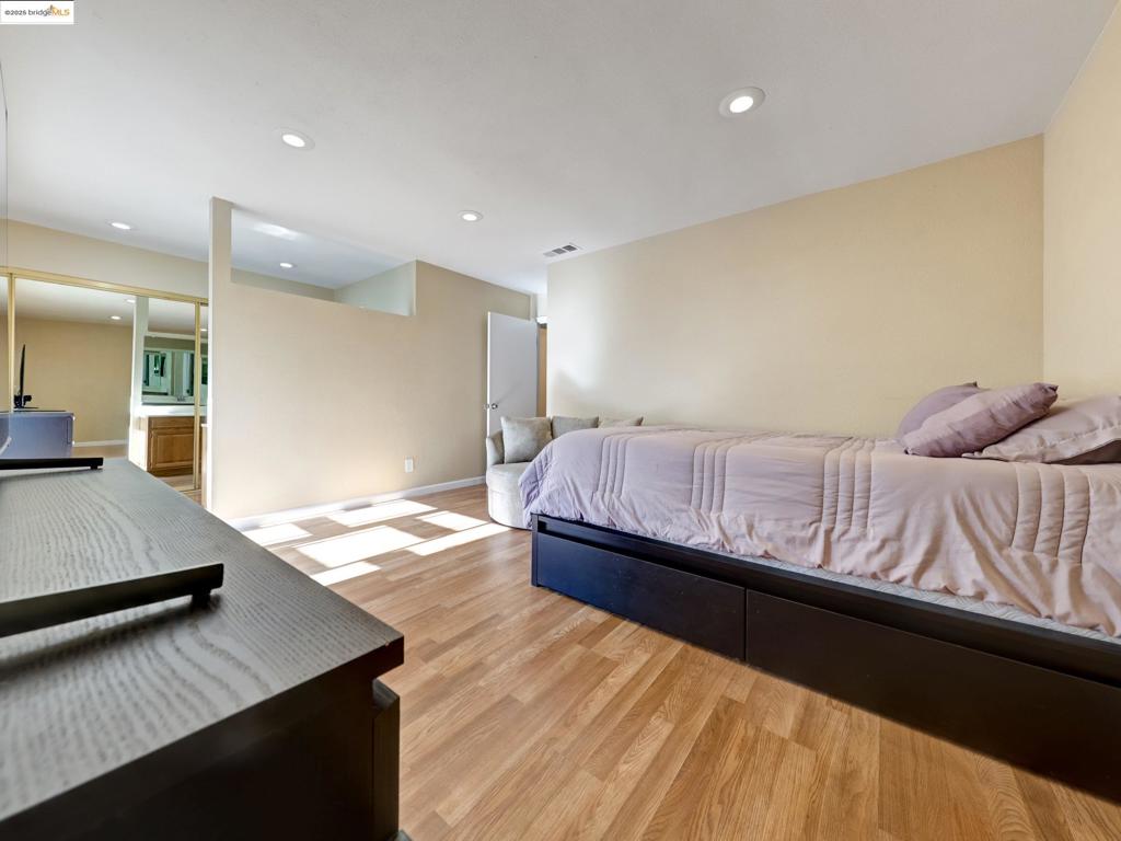 TURTLE CREEK - Residential