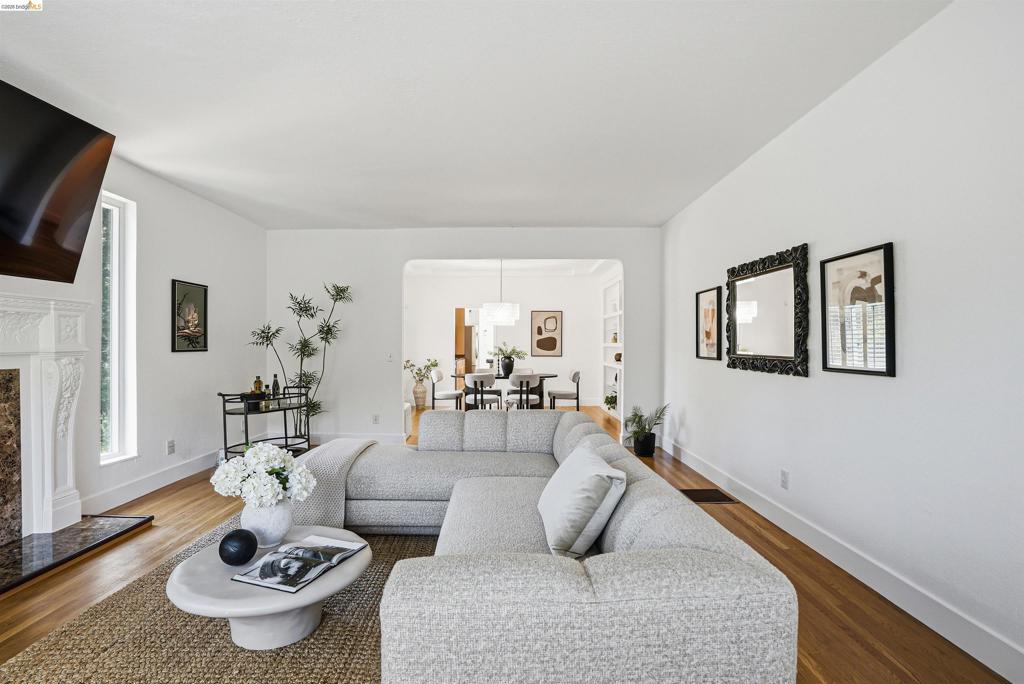 2237 Trafalgar Pl, Oakland CA 94611