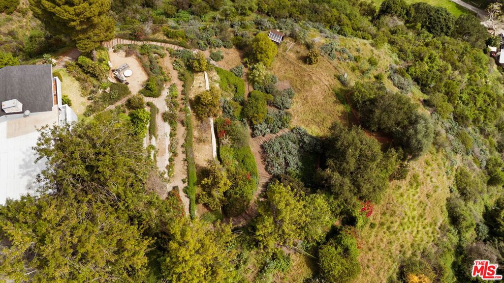 1406 N Kenter Avenue