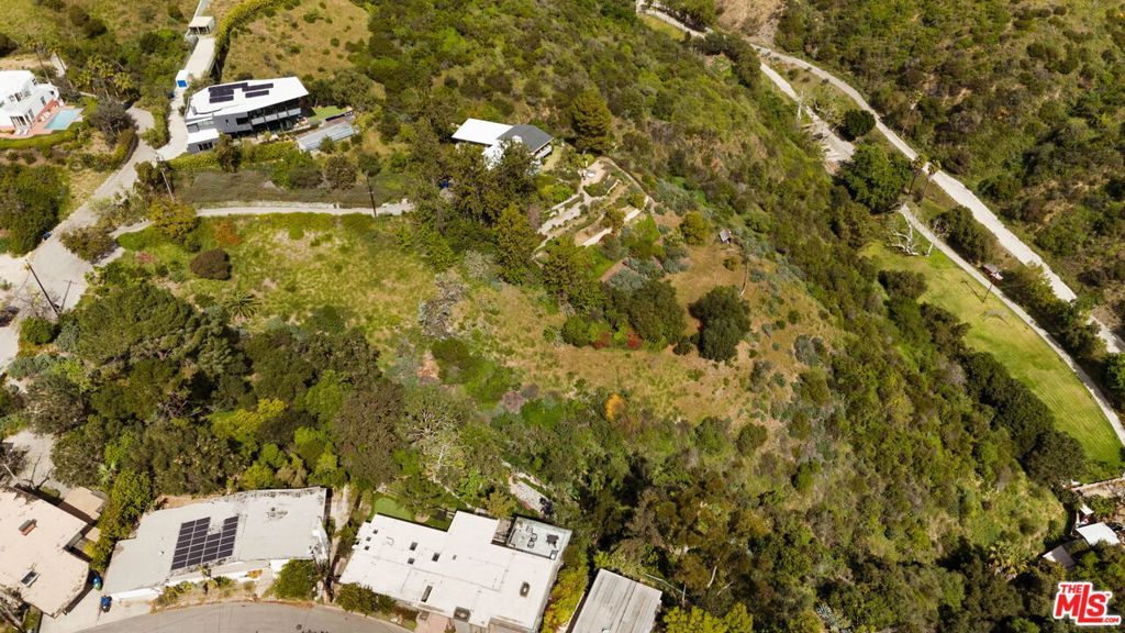 Photo of 1406 N Kenter Avenue, Los Angeles, CA 90049 (MLS # 26662245)