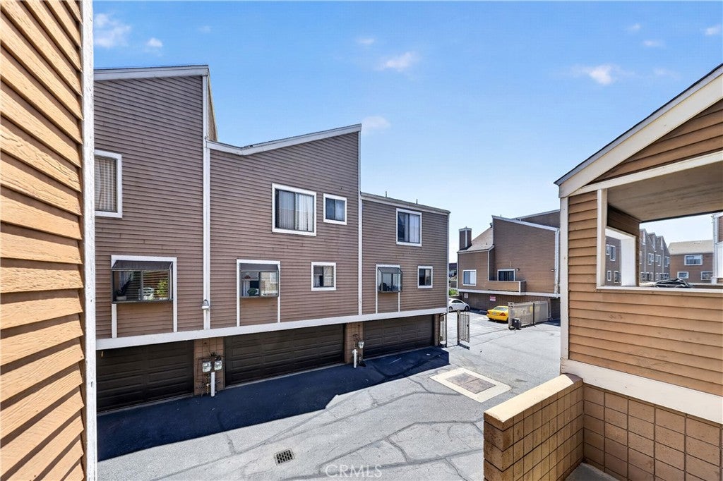 15125 Nordhoff 20