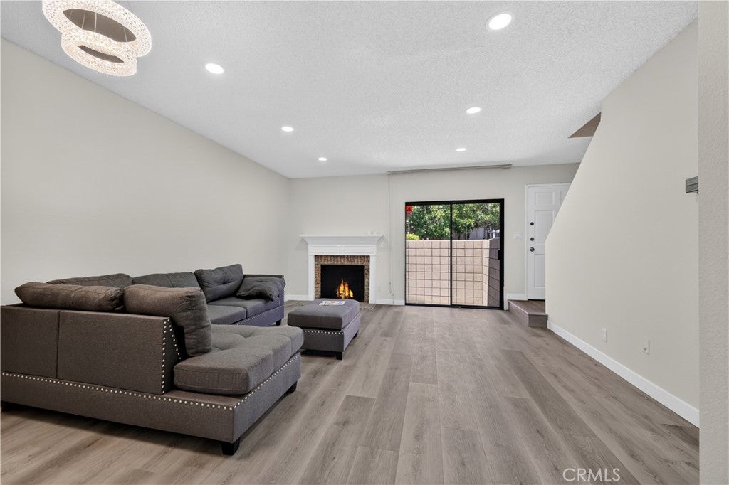 15125 Nordhoff 20