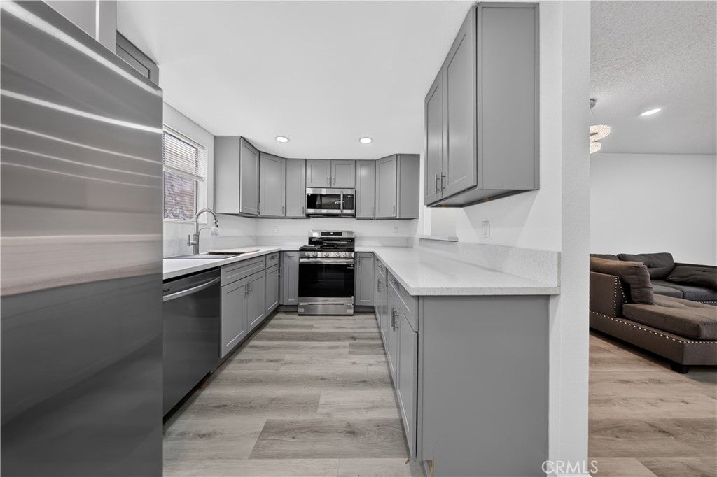 15125 Nordhoff 20