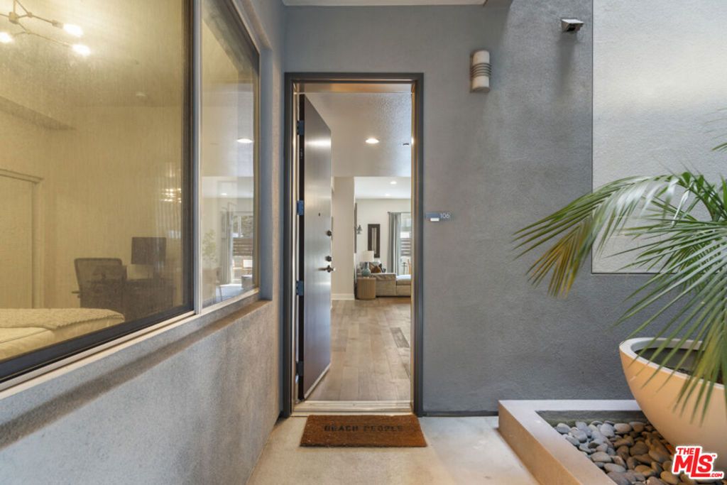 Photo of 13337 Beach Avenue #106, Marina Del Rey, CA 90292 (MLS # 26666531)