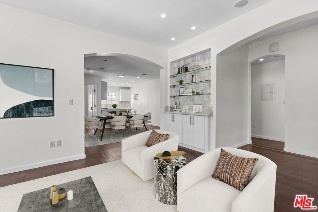 191 S Gardner Street, Los Angeles CA 90036