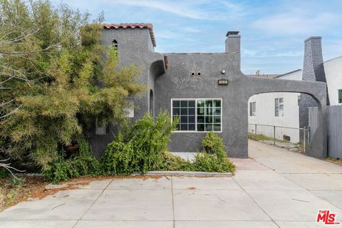 Photo of 5630 Craner Avenue, North Hollywood, CA 91601 (MLS # 26671929)