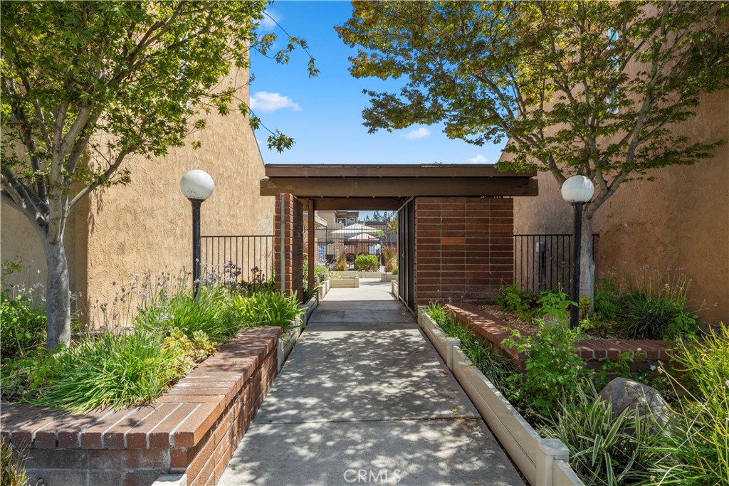 2700 N Brea Boulevard 24