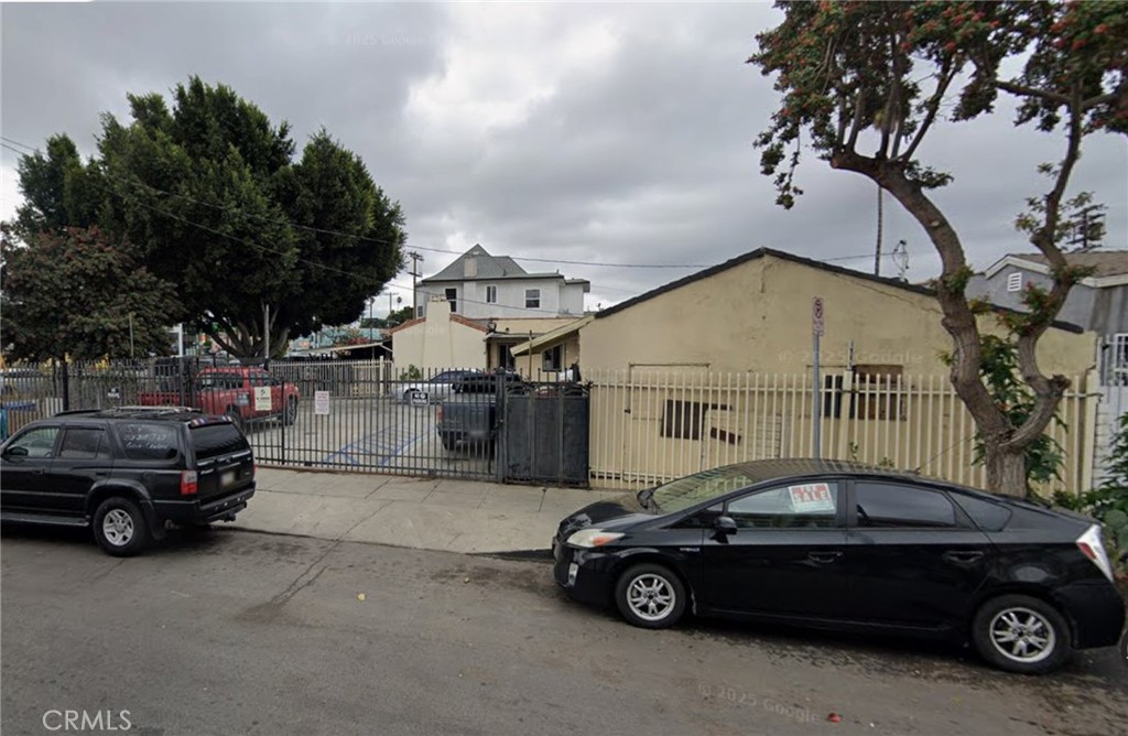 6201 S Figueroa Street