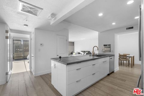 Photo of 600 W 9th Street #1214, Los Angeles, CA 90015 (MLS # 26637735)