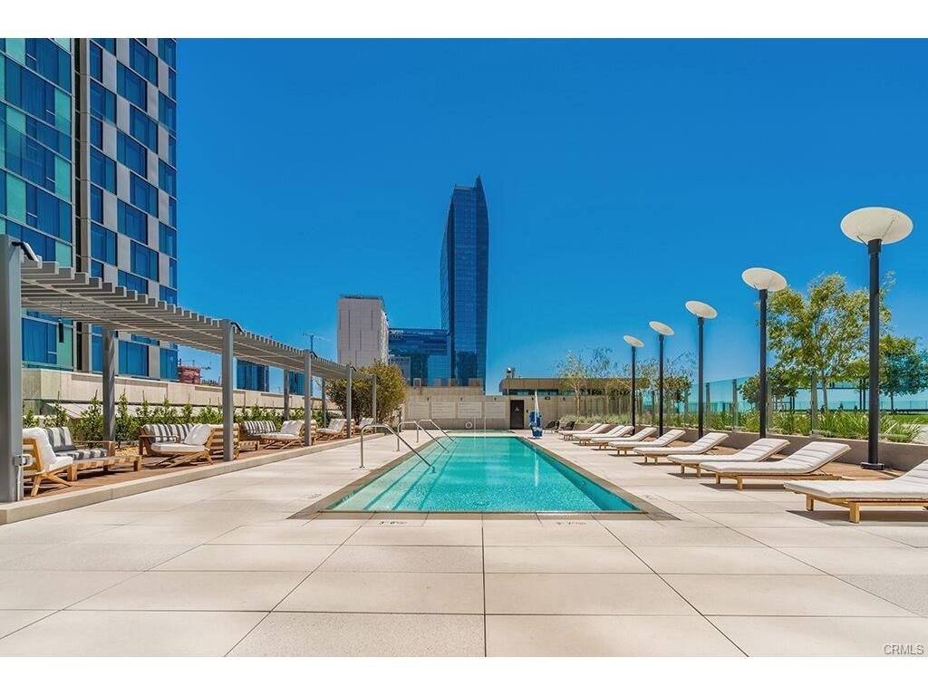 889 Francisco Street 3608