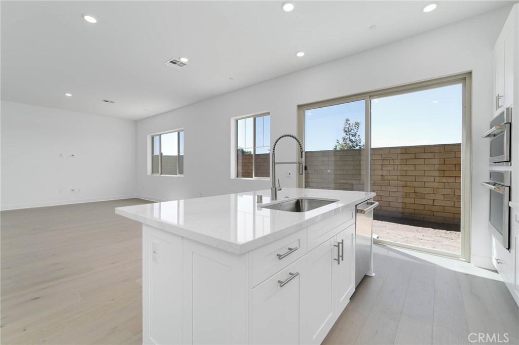 208 Lily Loop
