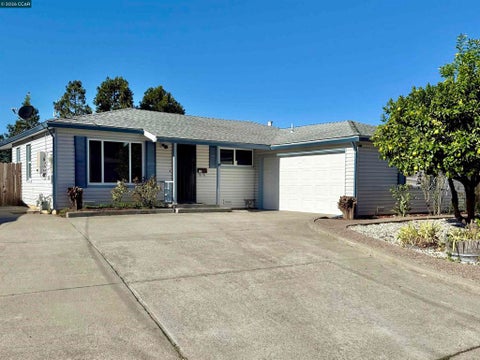 Photo of 2808 Ruff Ave AVE, Pinole, CA 94564 (MLS # 41149735)