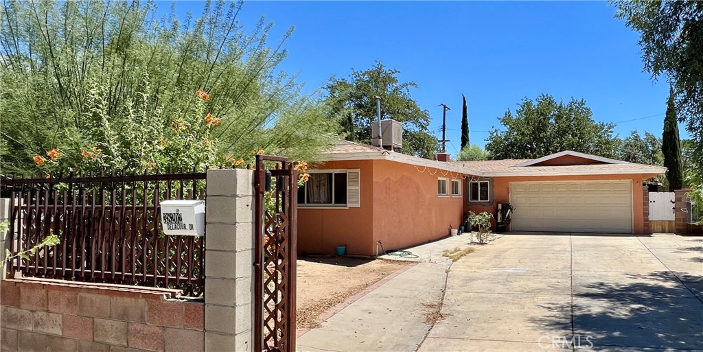 This delightful property offers an excellent opportunity for homebuyers or those seeking a comfortable and well-located residence. Enjoy peace of mind with a one year old swamp cooler and updated copper plumbing throughout the home. Situated close to the freeway, commuting is made easy, offering quick access to surrounding areas.
