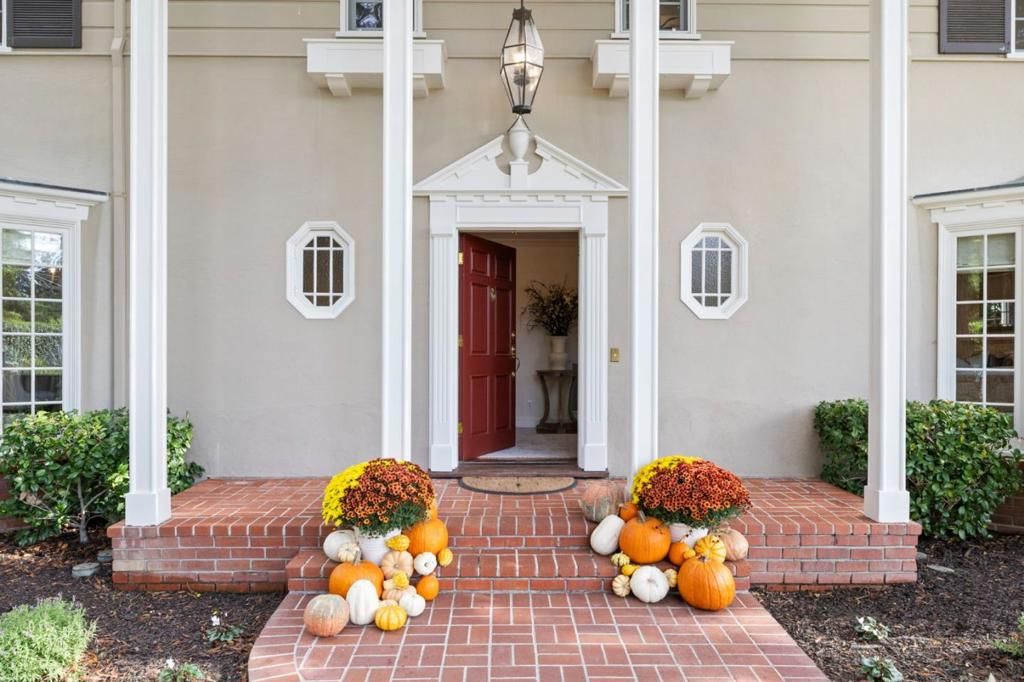 Photo of 310 Ranelagh Road, Hillsborough, CA 94010 (MLS # ML82025814)