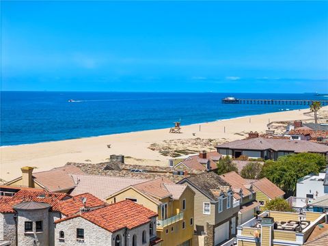 Photo of 1554 E Oceanfront, Newport Beach, CA 92661 (MLS # OC25240561)