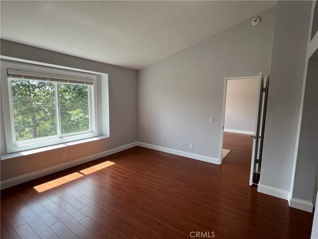 La Vista (LVIS) - Residential