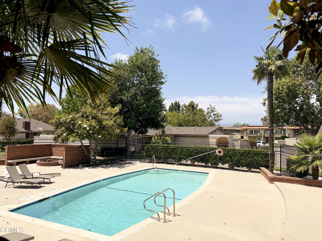 262 W Vineyard Avenue