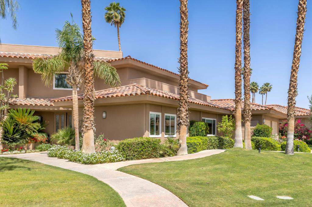 210 Desert Lakes Drive