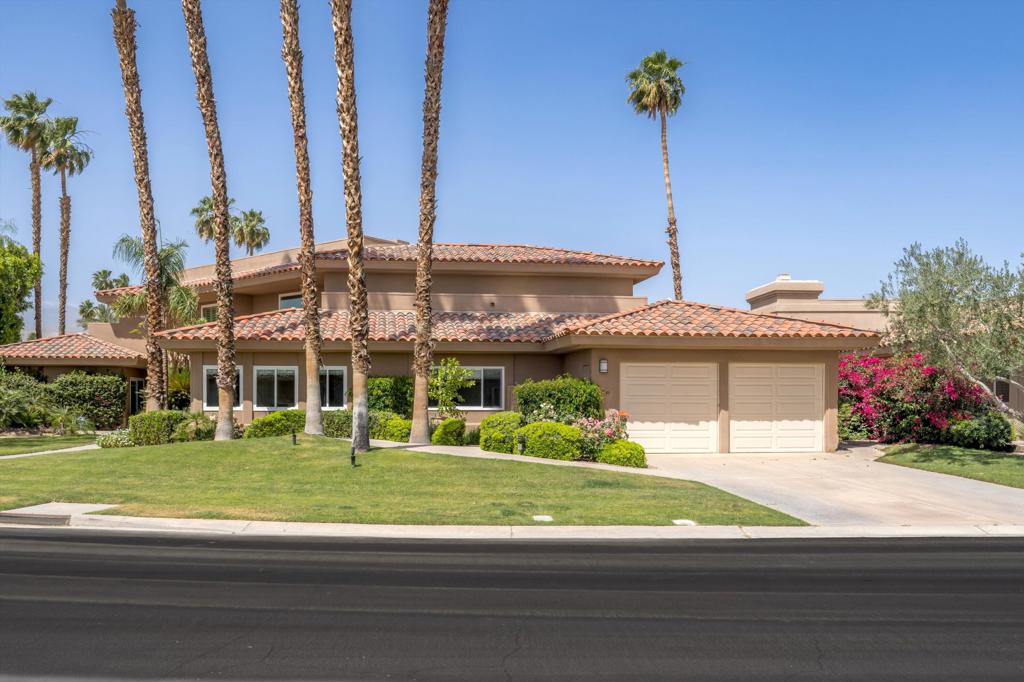 210 Desert Lakes Drive