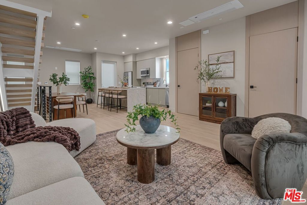 Photo of 127 Plymouth Street, Inglewood, CA 90302 (MLS # 25627635)