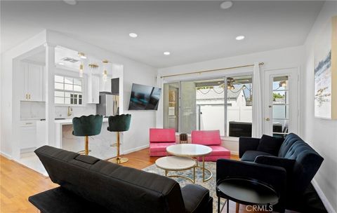 Photo of 13831 Bessemer, Valley Glen, CA 91401 (MLS # SR25260952)