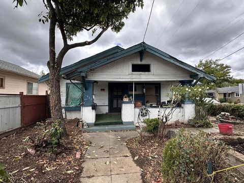 Photo of 1001 S 10th Street, San Jose, CA 95112 (MLS # ML82036577)