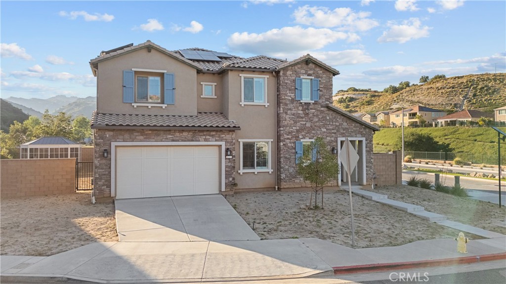 8327 N Mariposa Court