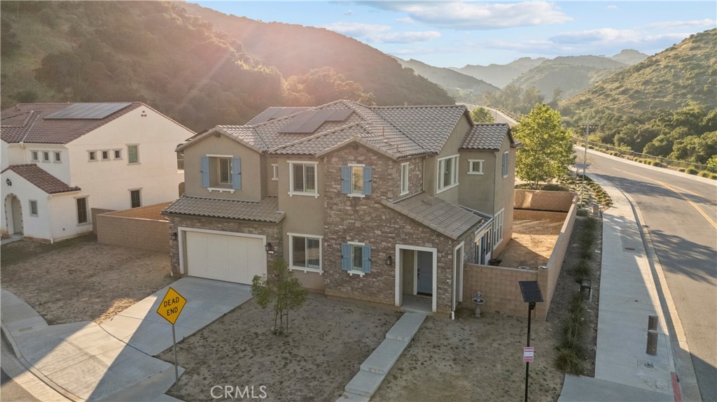 8327 N Mariposa Court