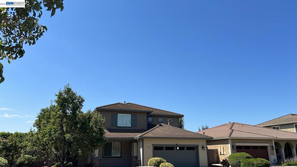 1273 Poplar Dr