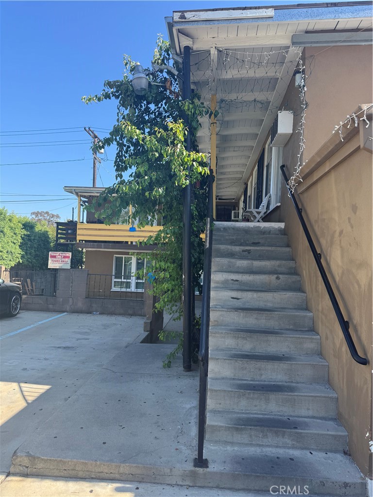1830 E Villa Street