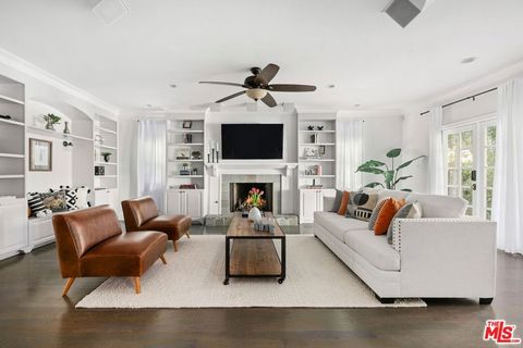 Photo of 11217 Kling Street, Toluca Lake, CA 91602 (MLS # 26674115)