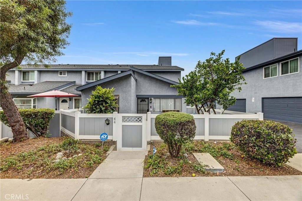 900 W Sierra Madre 44
