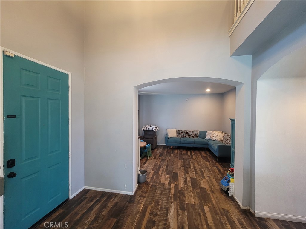 3835 N Veronica Avenue