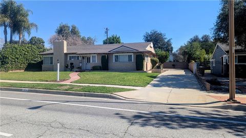 Photo of 1404 N Mountain Ave Ave, Claremont, CA 91711 (MLS # OC26059560)