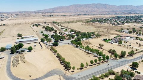 Photo of 9983 Choiceana Avenue, Hesperia, CA 92345 (MLS # HD25214265)