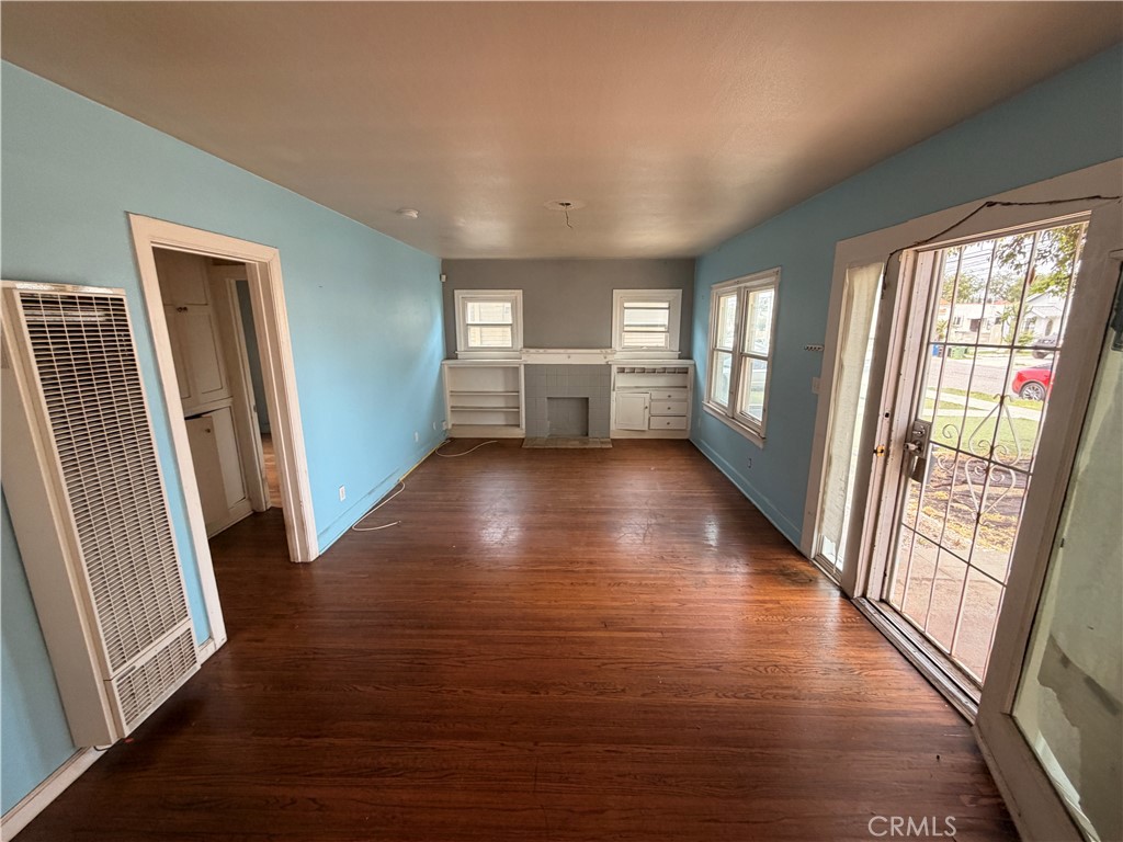 528 W Hillcrest