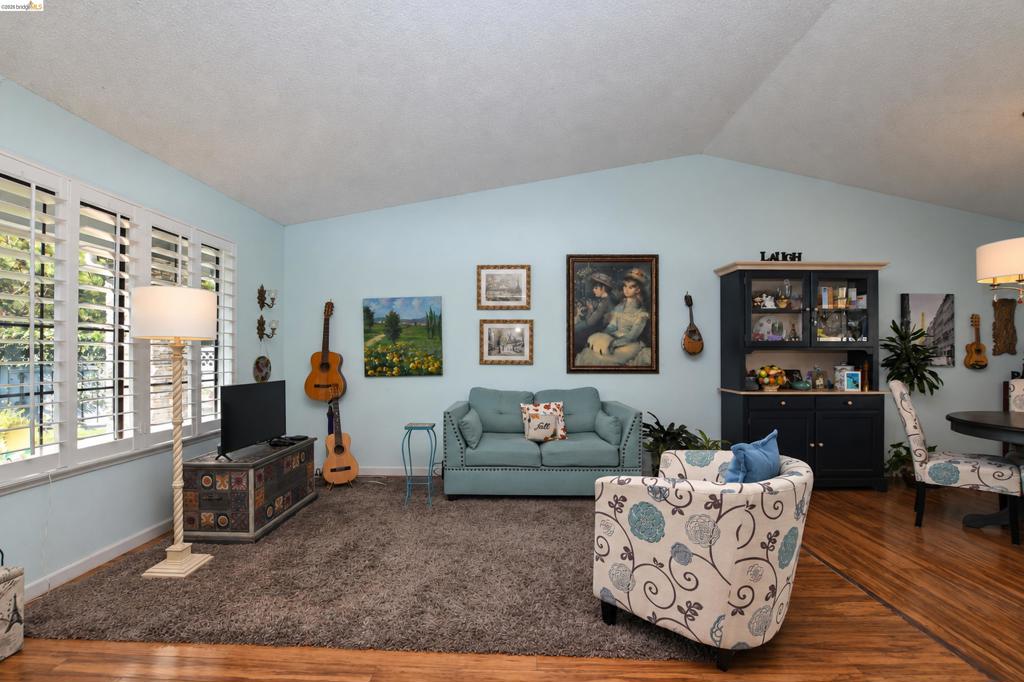 16 Dunes Ct