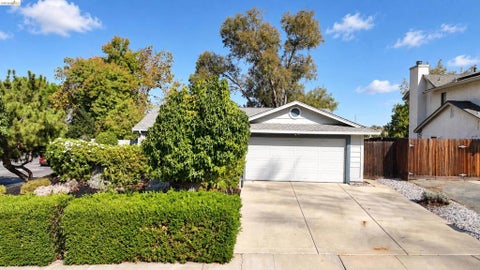 Photo of 16 Dunes Ct CT, Antioch, CA 94509 (MLS # 41151510)