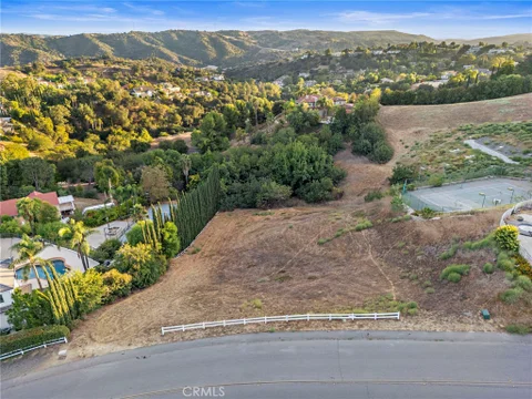 MLS: OC25248896