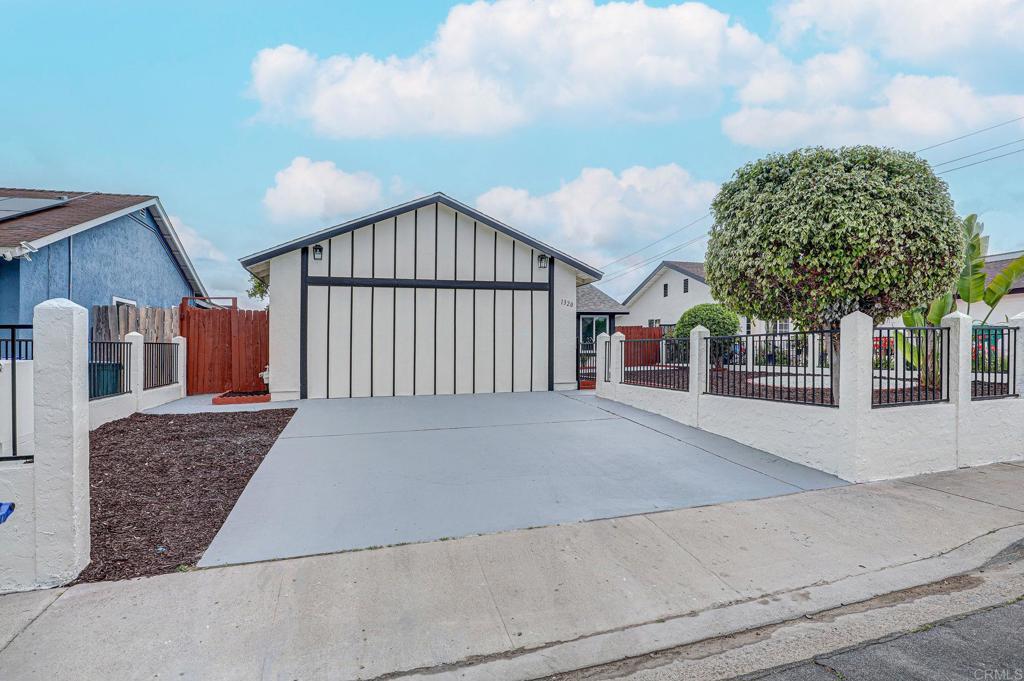 1320 Vinca Way