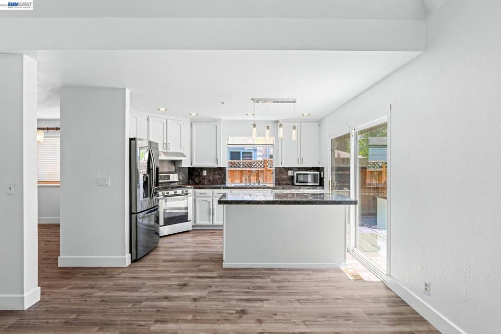 1059 Bellflower St ST, Livermore CA 94551