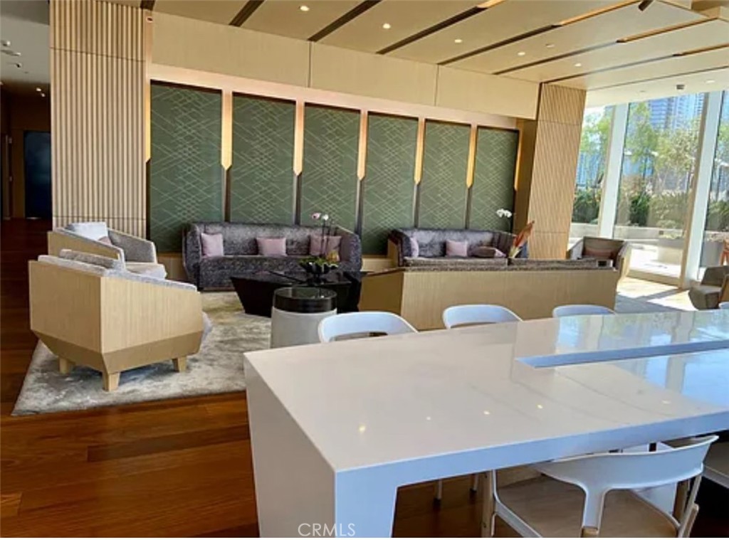 889 Francisco Street 1105
