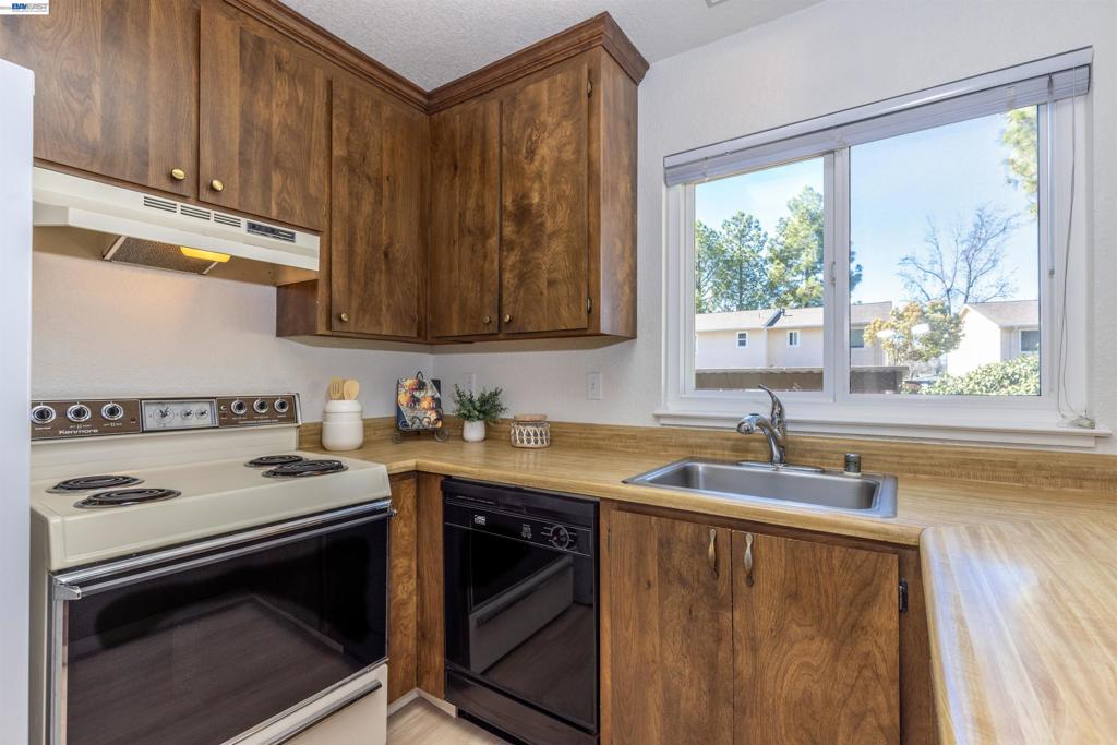 3628 3628 Carrigan Cmn