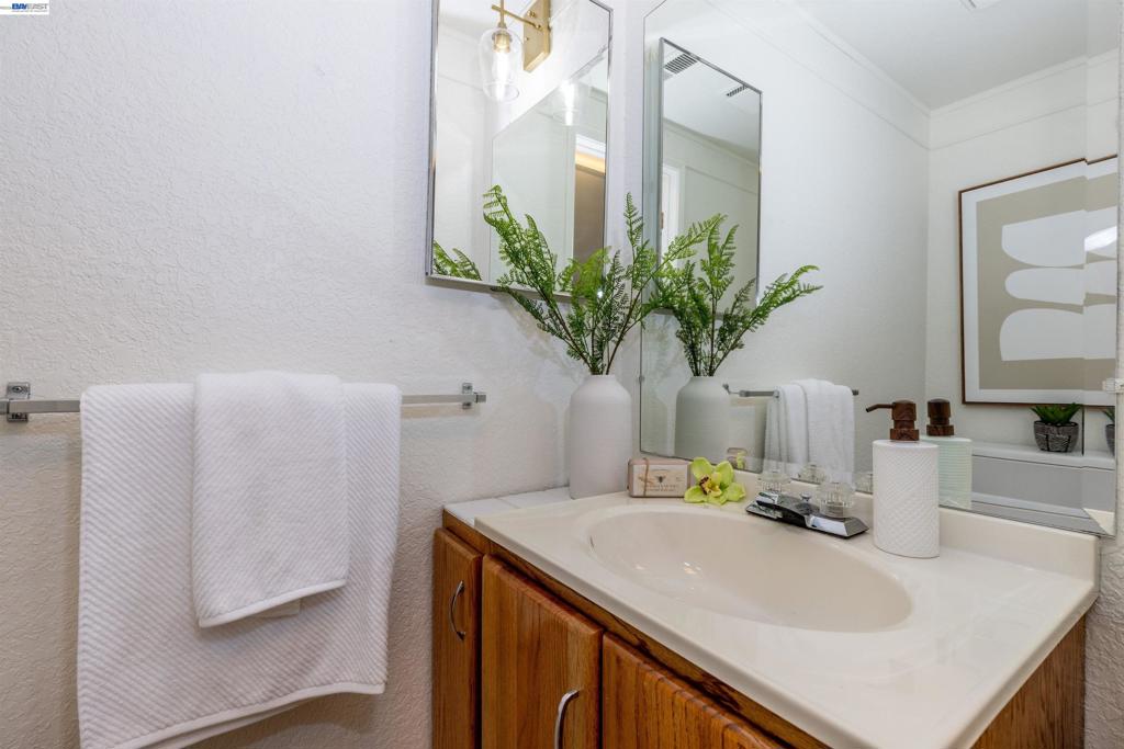 3628 3628 Carrigan Cmn