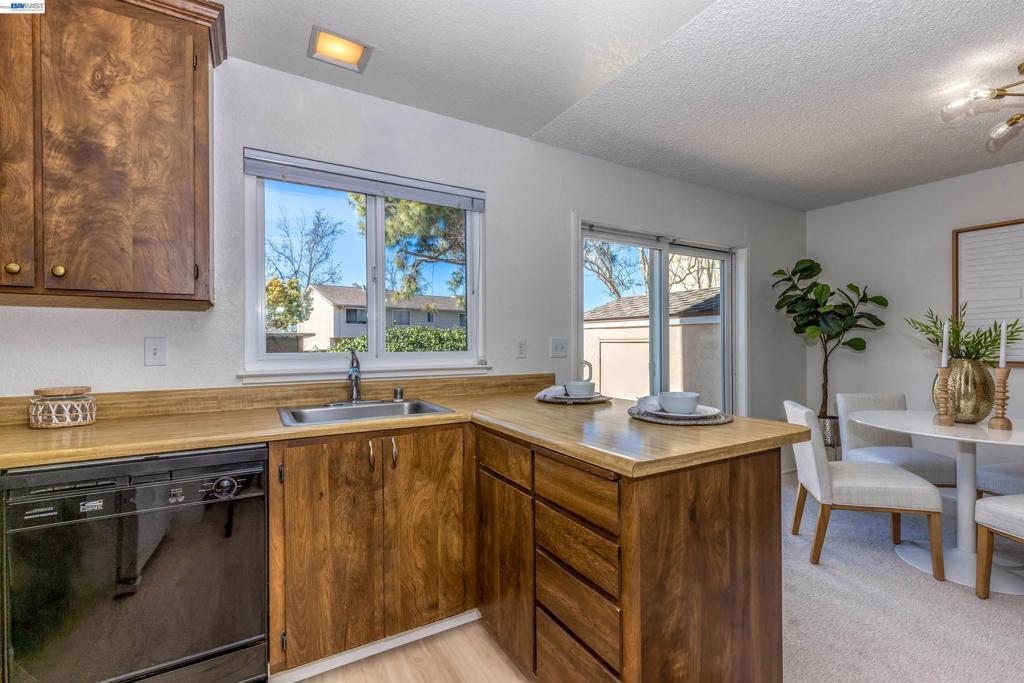 3628 3628 Carrigan Cmn