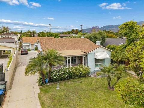 Photo of 423 Raymond Avenue, Glendale, CA 91201 (MLS # BB26088022)