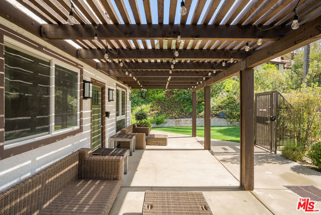 1612 Palisades Drive