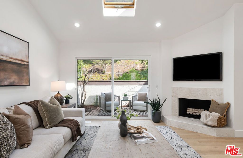 Photo of 1612 Palisades Drive, Pacific Palisades, CA 90272 (MLS # 26652103)